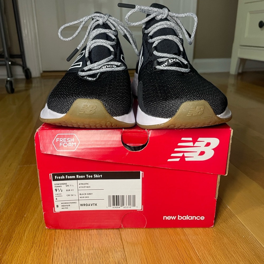 New Balance Fresh Foam Roav Athletic Shoes Black and Grey Womens size 9.5 
New - Picture 9 of 13
